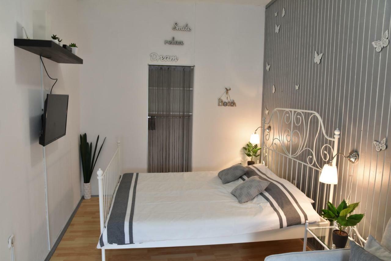 Studio Apartment Lumen Pola Esterno foto