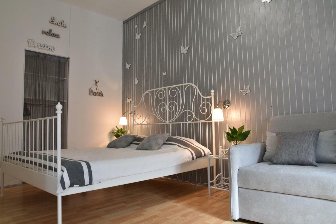 Studio Apartment Lumen Pola Esterno foto